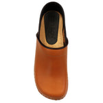 KLÄGN KLÄGN Tindra Wood Closed Back Grip Caramel Veg Tan Leather Clogs