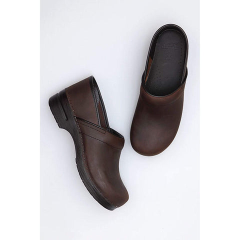 Dansko DANSKO Men's Narrow Professional Brown Oiled Leather Clogs