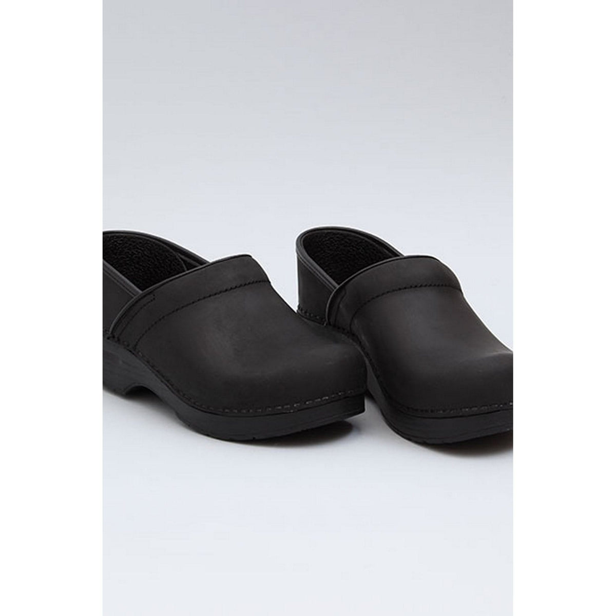 Dansko DANSKO Narrow Professional Black Oiled Leather Clogs